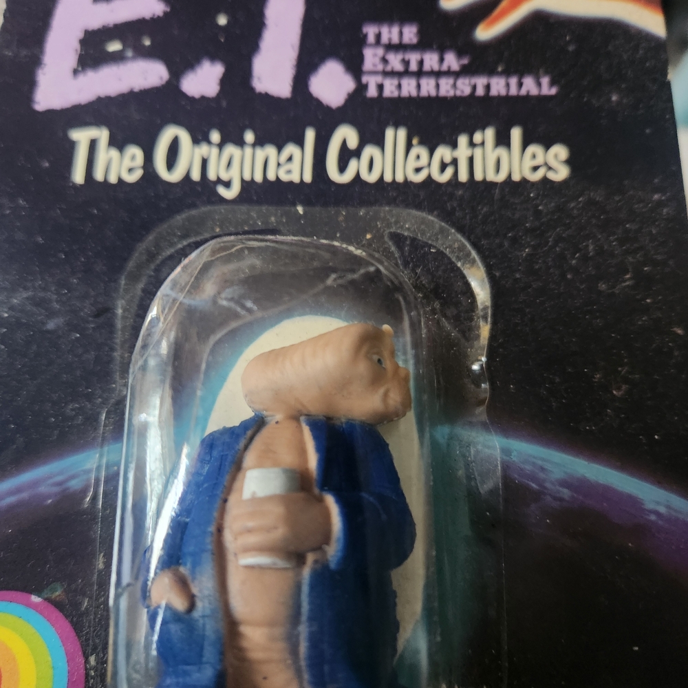 E.T. The Extra-Terrestrial Collectible Figure